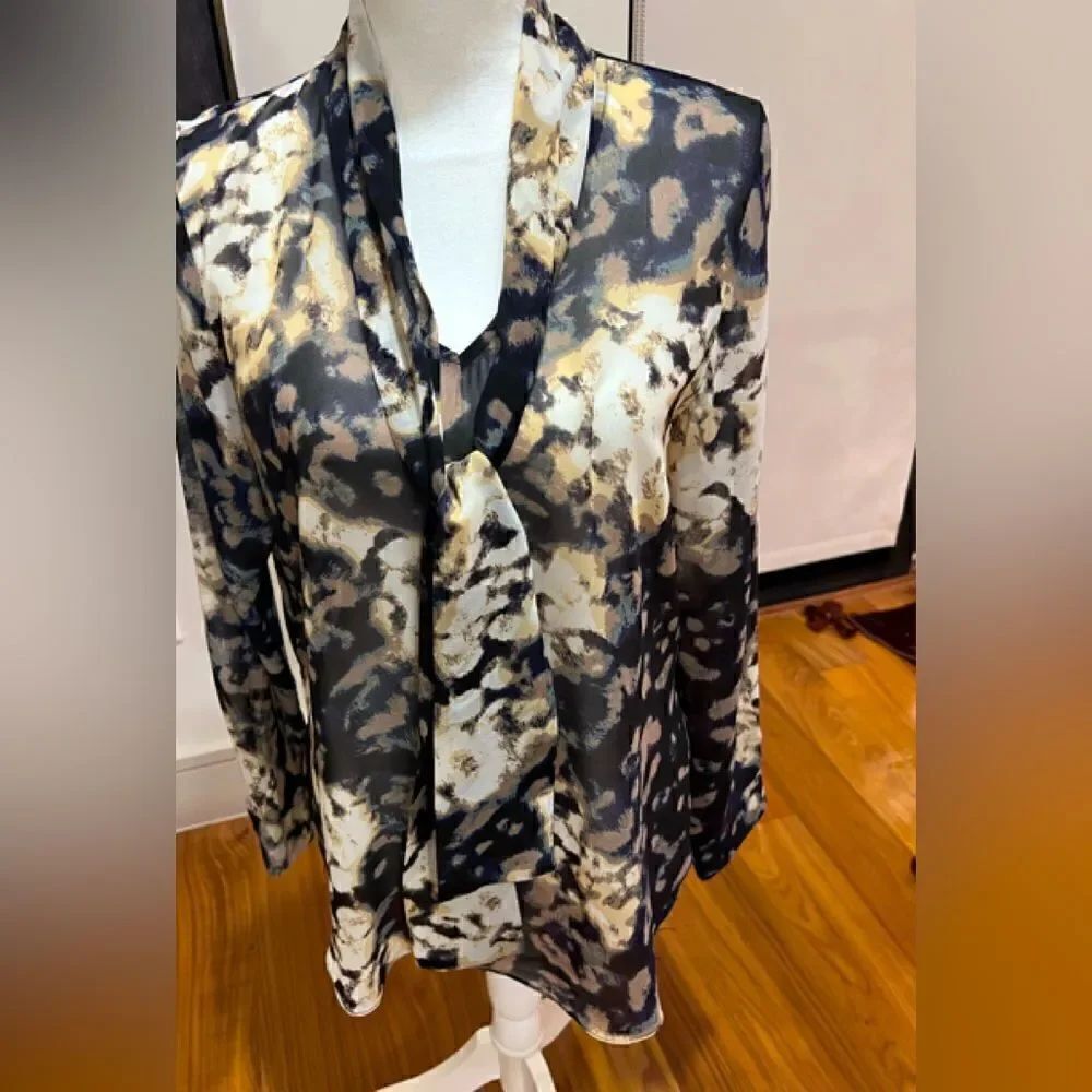 Olivaceous blouse 